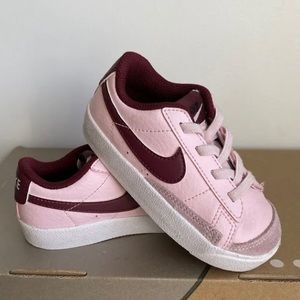 Nike Blazer Low Toddler Pink/Burgandy SZ 9C Slip-on, perfect for toddlers